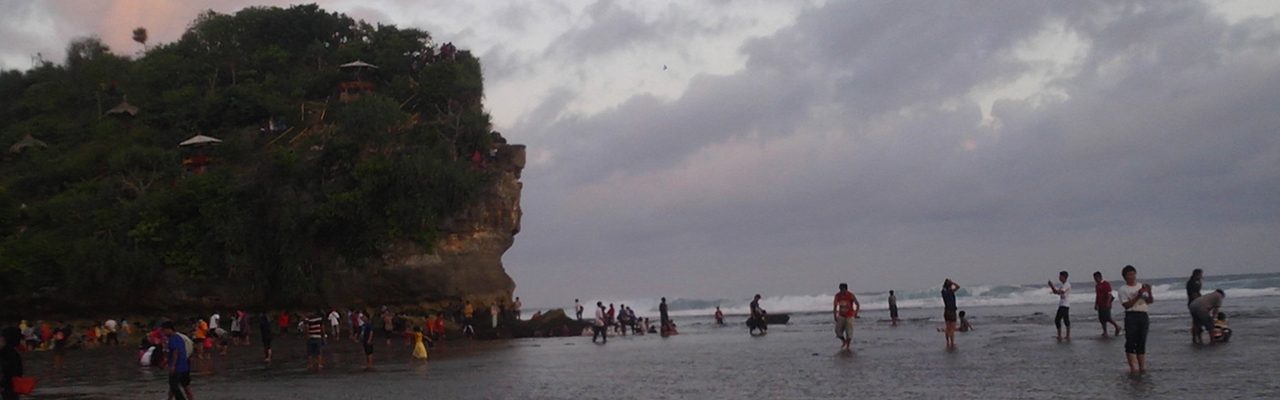 pantai indrayanti: surga tersembunyi di ujung selatan yogyakarta